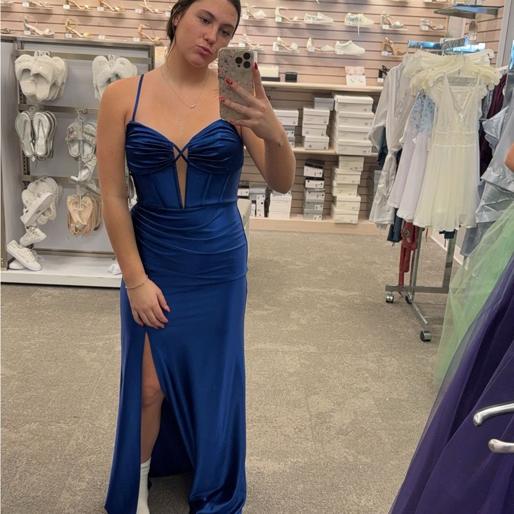 Elegant Blue Evening Gown